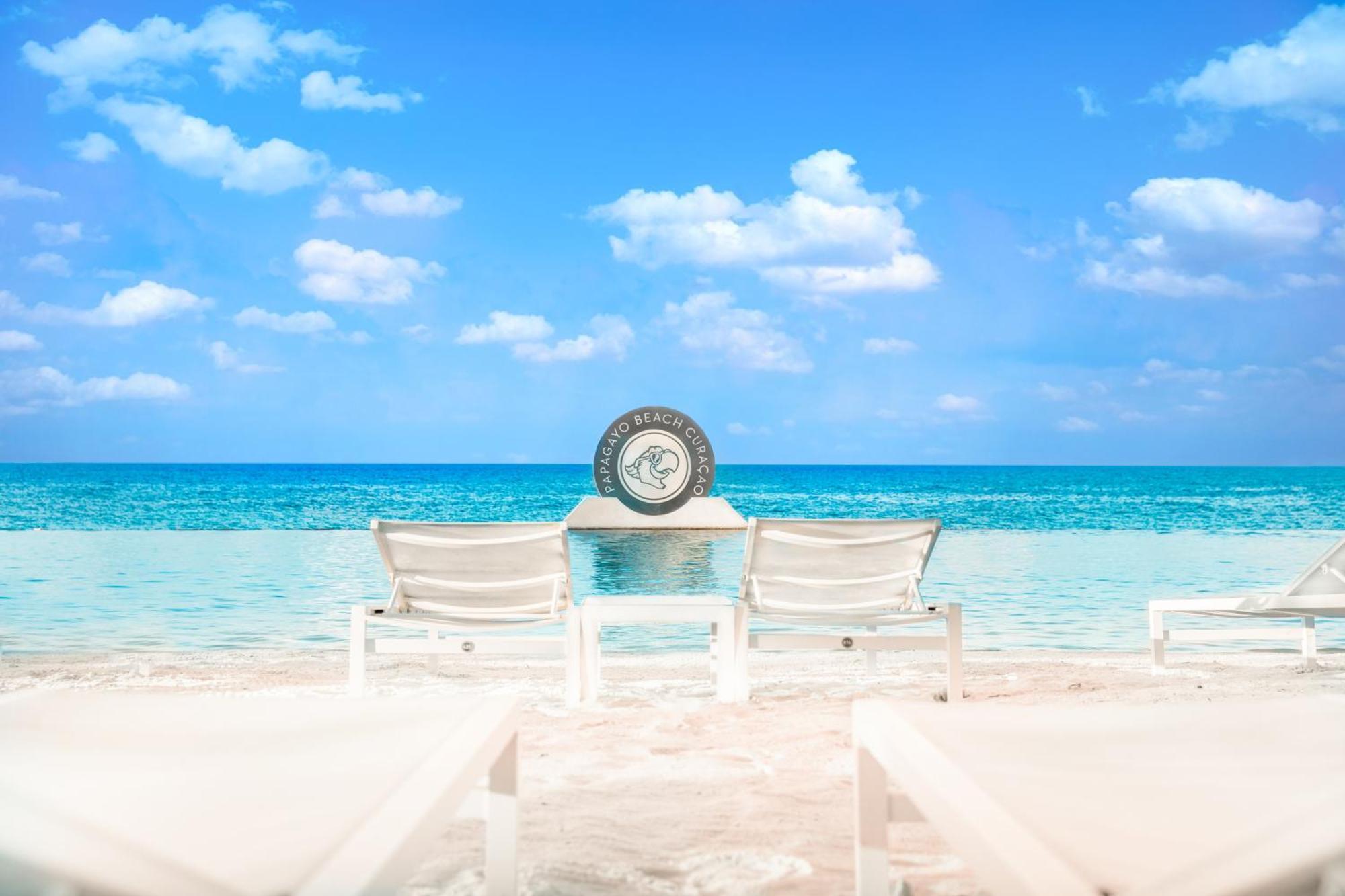 Papagayo Beach Hotel (Adults Only) Виллемстад Экстерьер фото