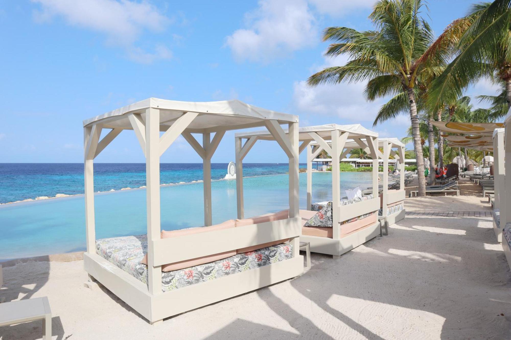 Papagayo Beach Hotel (Adults Only) Виллемстад Экстерьер фото