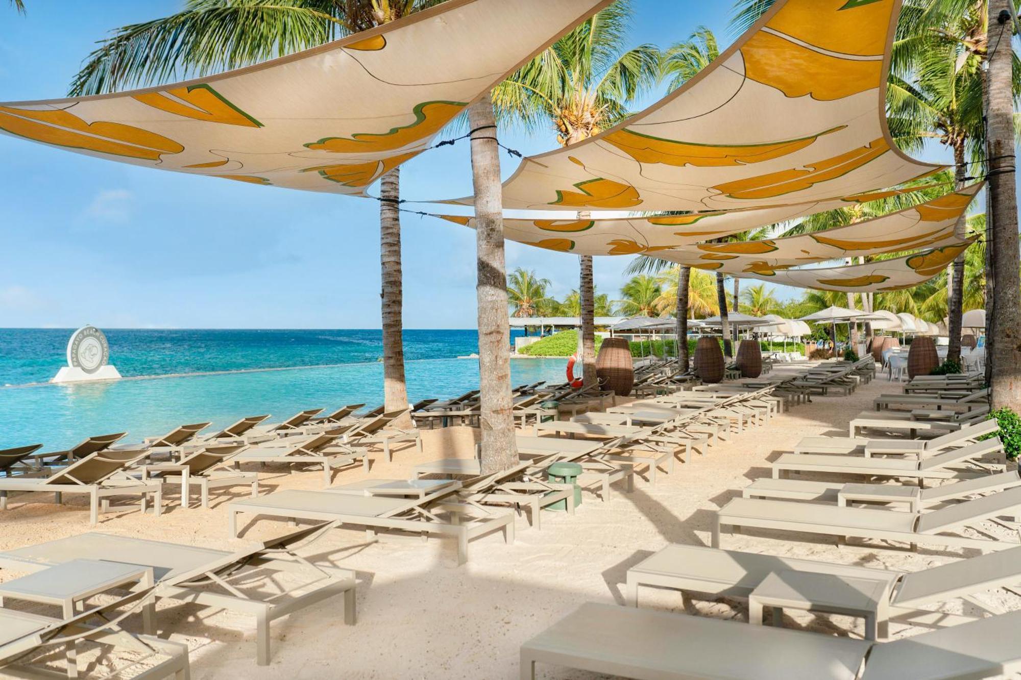 Papagayo Beach Hotel (Adults Only) Виллемстад Экстерьер фото