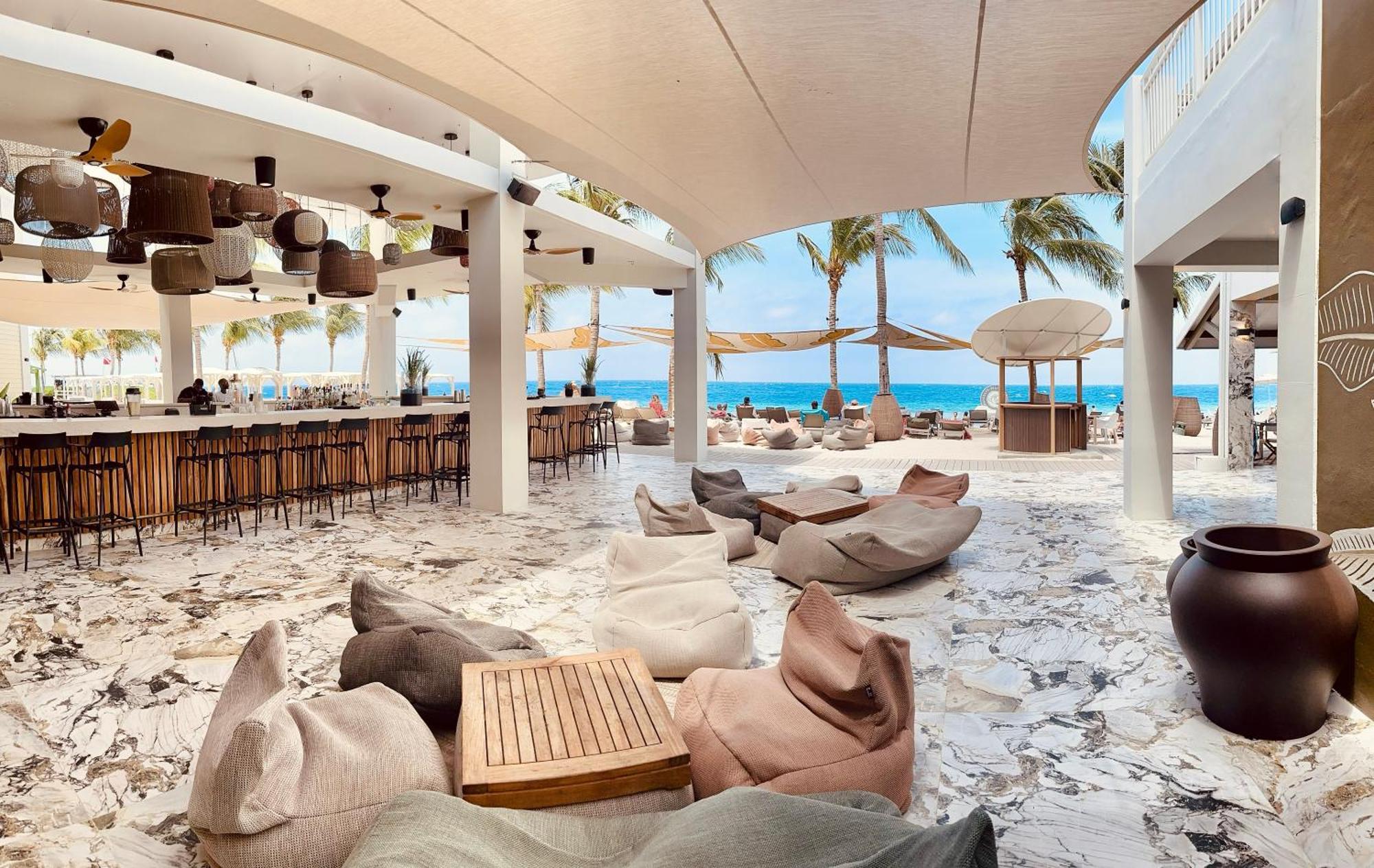 Papagayo Beach Hotel (Adults Only) Виллемстад Экстерьер фото