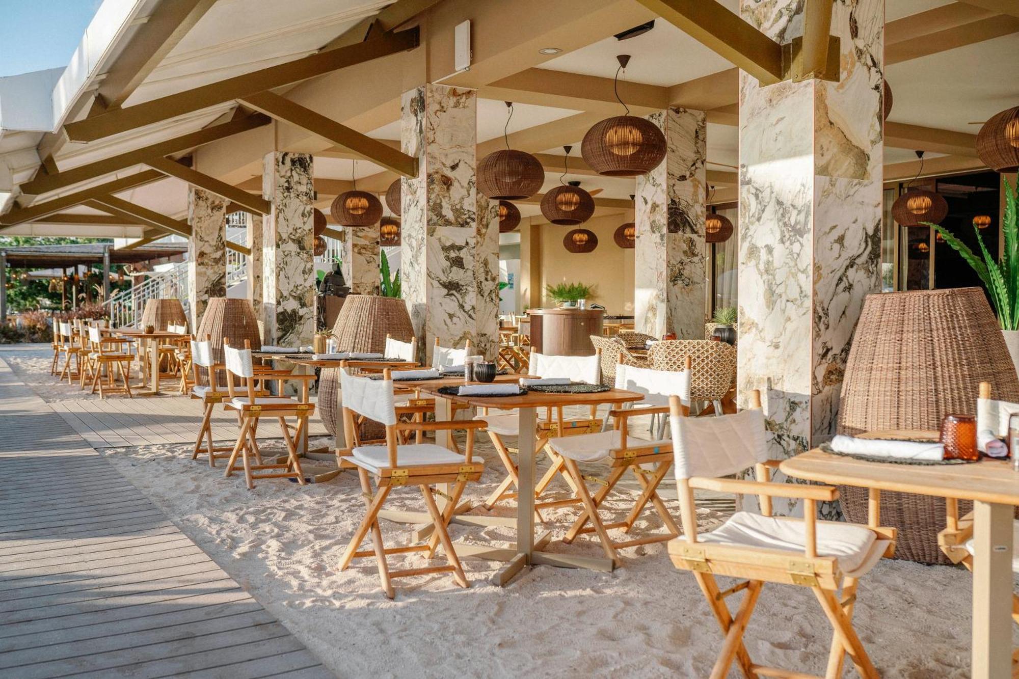 Papagayo Beach Hotel (Adults Only) Виллемстад Экстерьер фото