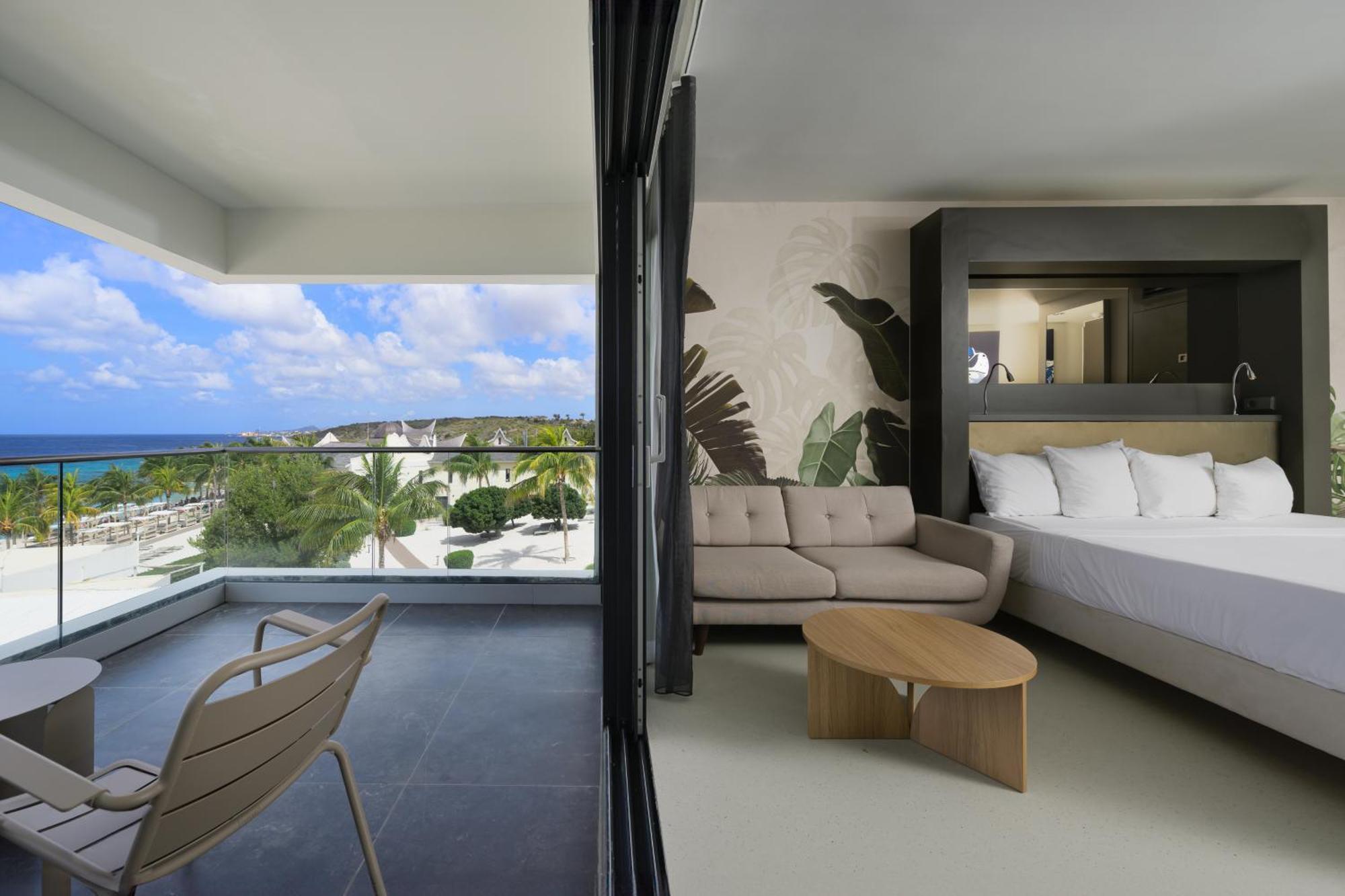 Papagayo Beach Hotel (Adults Only) Виллемстад Экстерьер фото