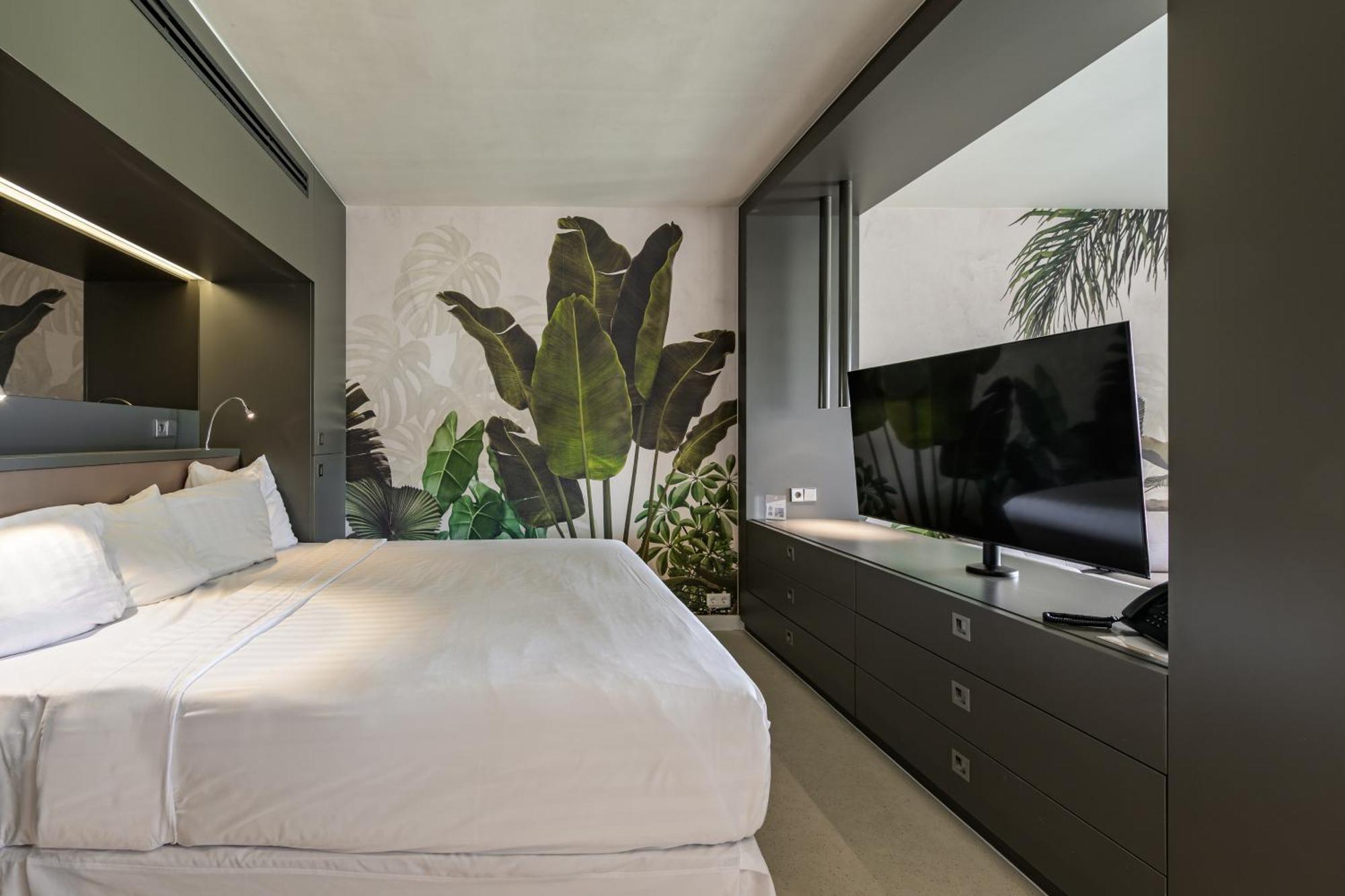 Papagayo Beach Hotel (Adults Only) Виллемстад Экстерьер фото