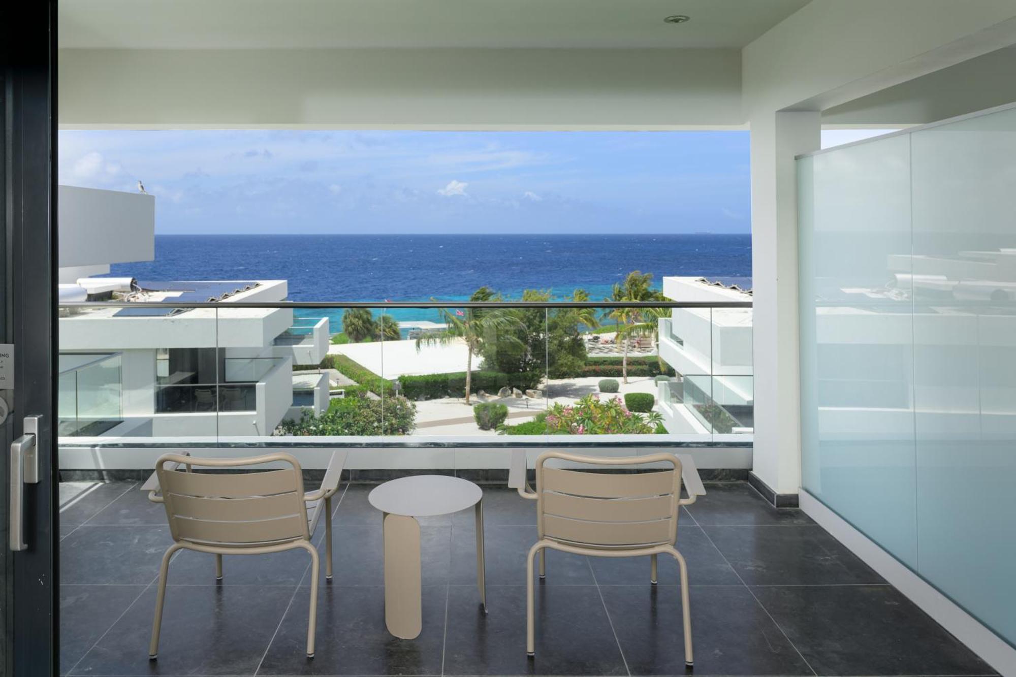 Papagayo Beach Hotel (Adults Only) Виллемстад Экстерьер фото