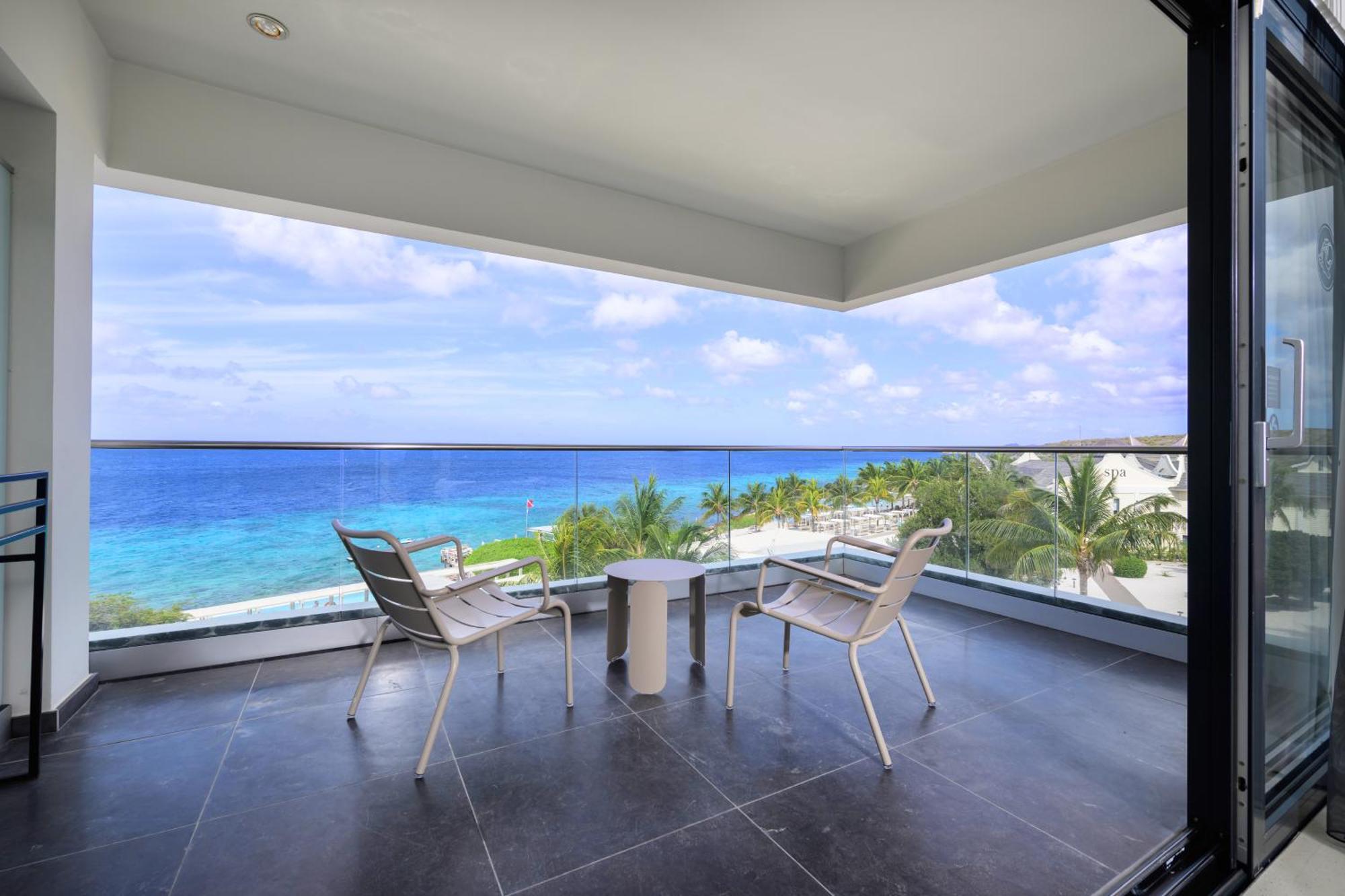 Papagayo Beach Hotel (Adults Only) Виллемстад Экстерьер фото