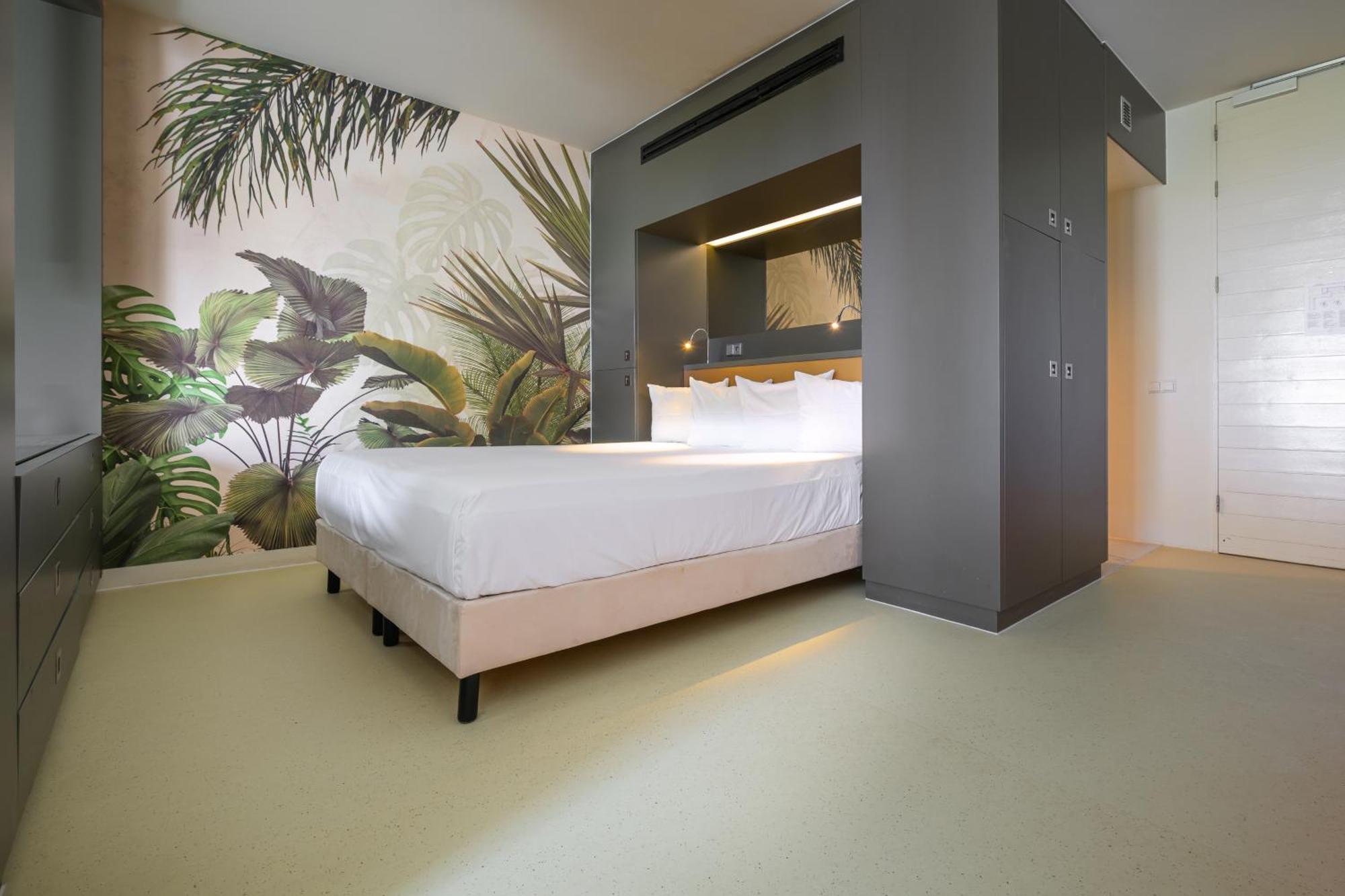 Papagayo Beach Hotel (Adults Only) Виллемстад Экстерьер фото