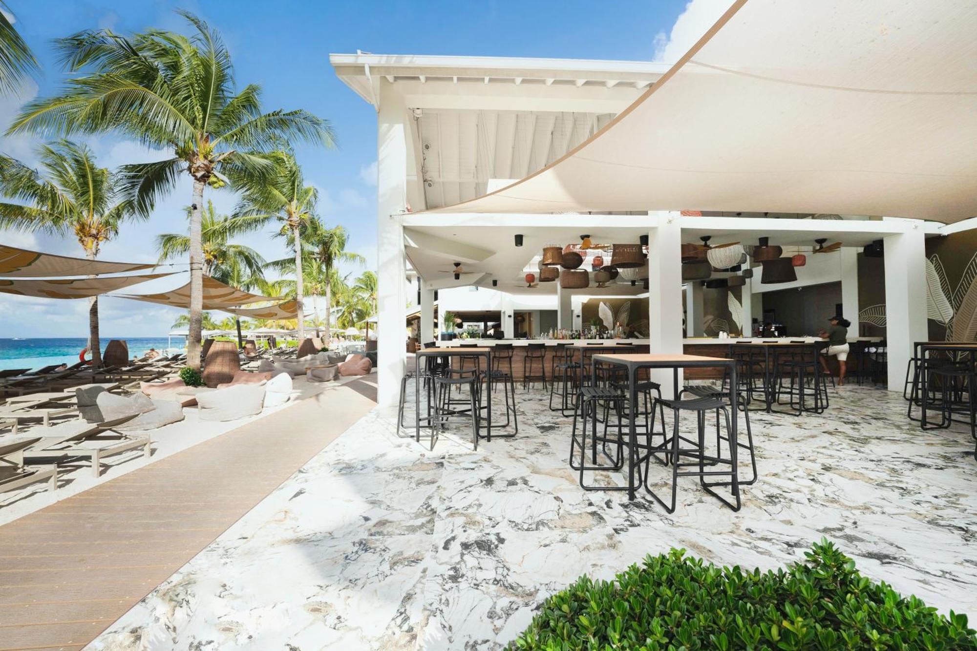 Papagayo Beach Hotel (Adults Only) Виллемстад Экстерьер фото