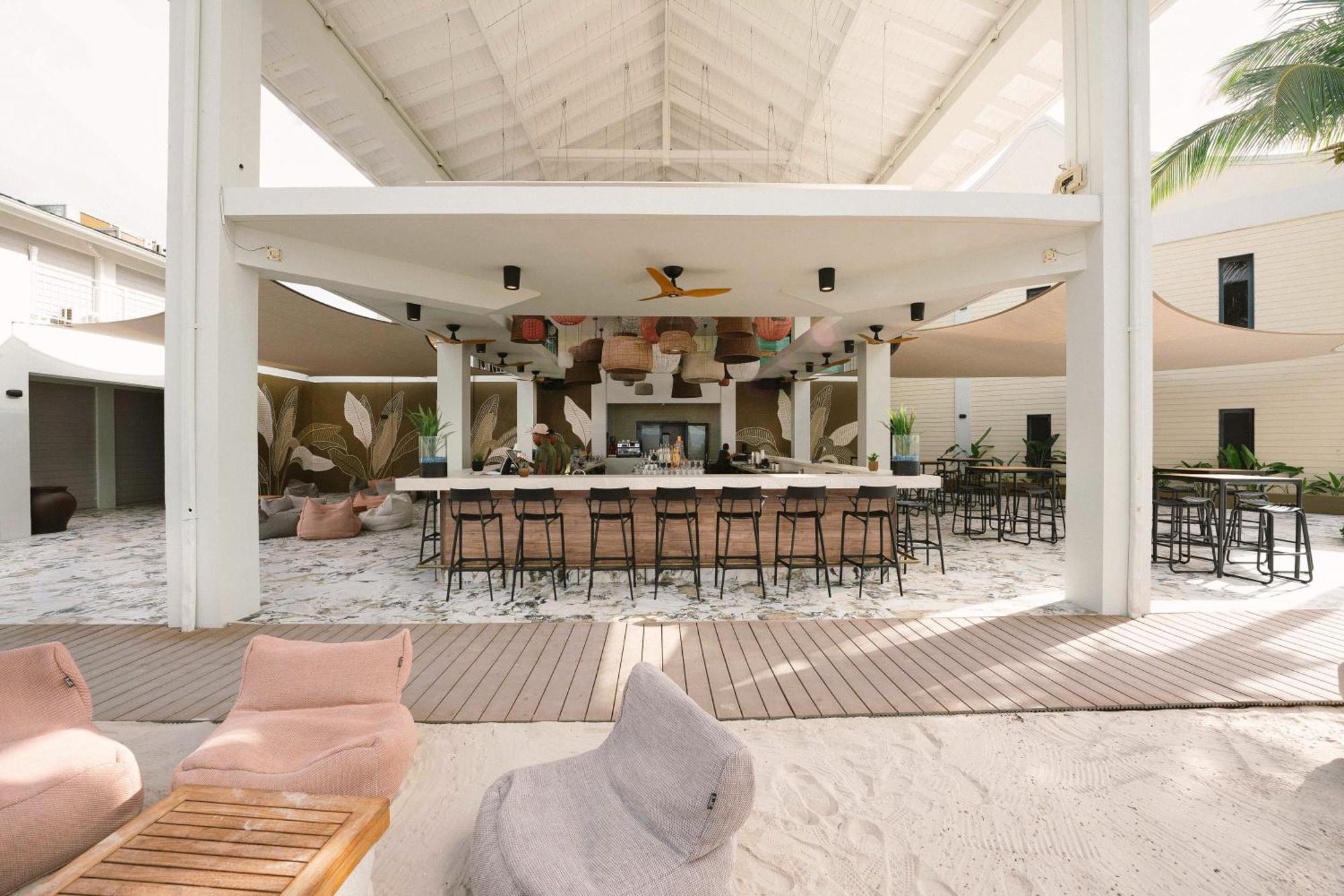 Papagayo Beach Hotel (Adults Only) Виллемстад Экстерьер фото