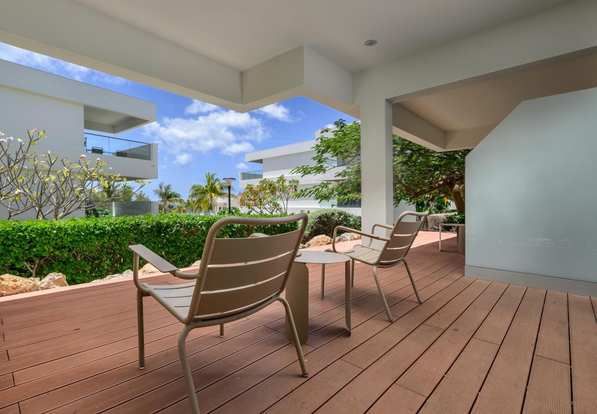 Papagayo Beach Hotel (Adults Only) Виллемстад Экстерьер фото