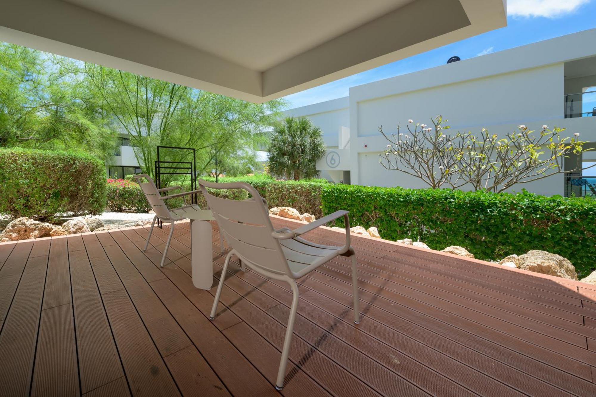 Papagayo Beach Hotel (Adults Only) Виллемстад Экстерьер фото