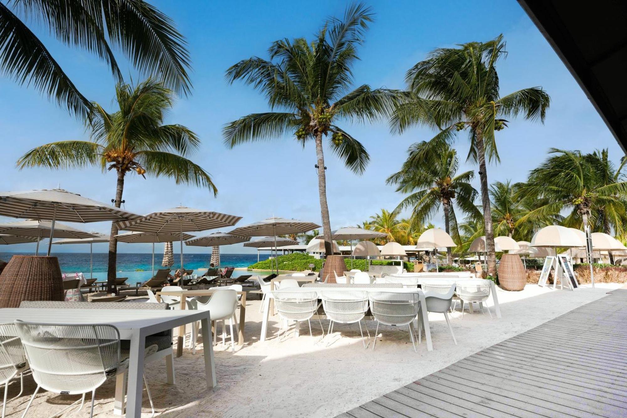 Papagayo Beach Hotel (Adults Only) Виллемстад Экстерьер фото