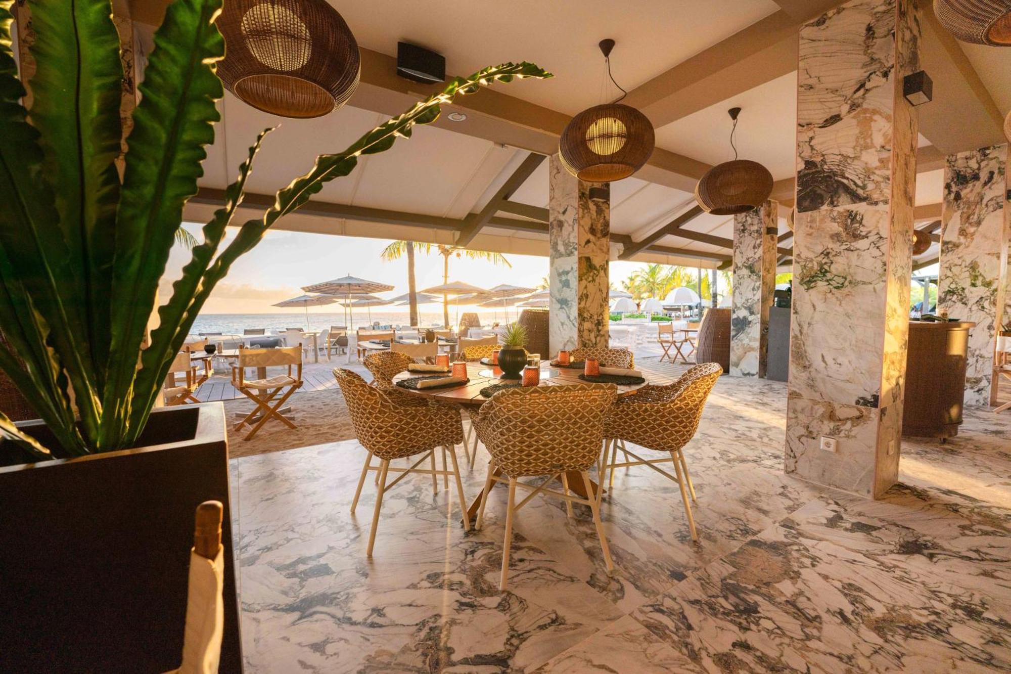 Papagayo Beach Hotel (Adults Only) Виллемстад Экстерьер фото